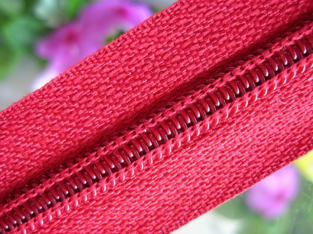 拉鏈 細節處的時尚與品質——走進廣東冠業拉鏈服飾