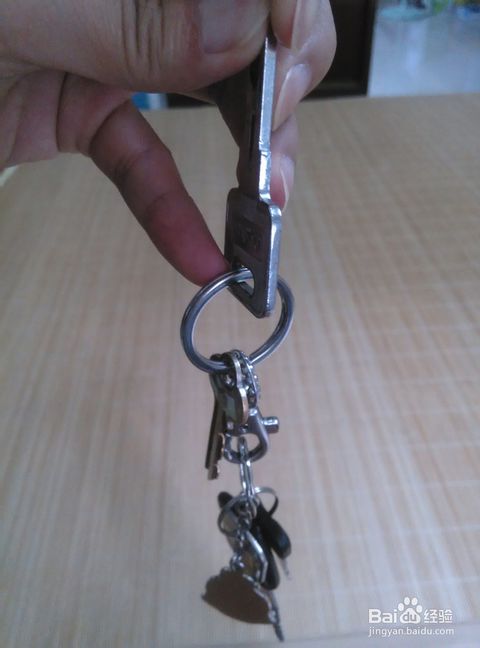 告別尷尬 輕松掌握褲子拉鏈的保養與固定技巧